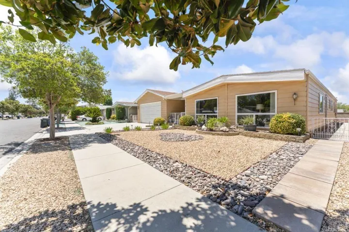 1223 Brentwood Way, Hemet, California 92545