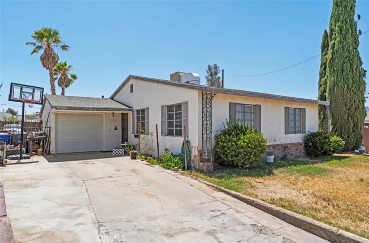 736 Belinda Avenue, Barstow, California 92311