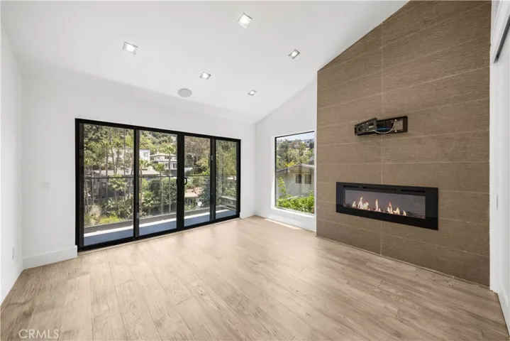 6358 La Rocha, Los Angeles, California 90068