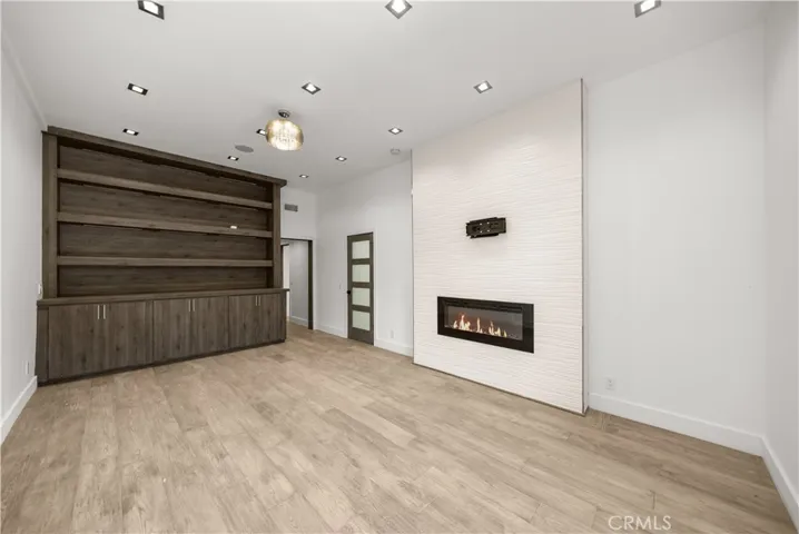 6358 La Rocha, Los Angeles, California 90068