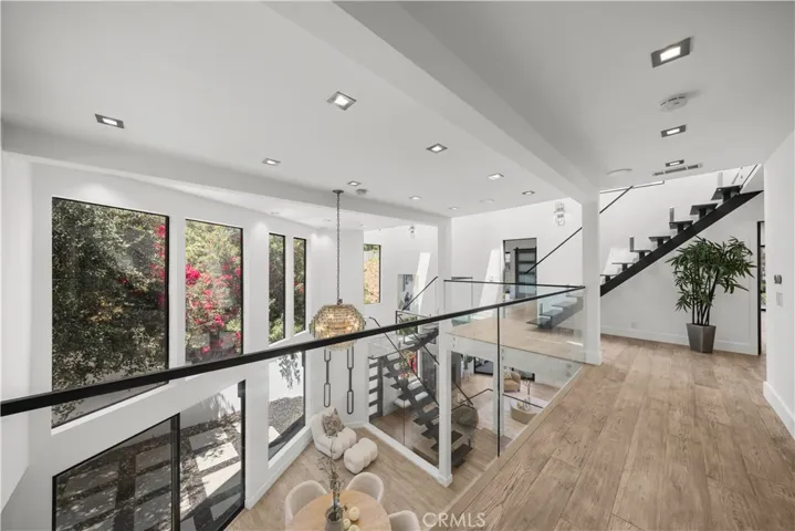 6358 La Rocha, Los Angeles, California 90068