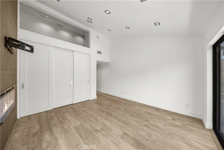 6358 La Rocha, Los Angeles, California 90068