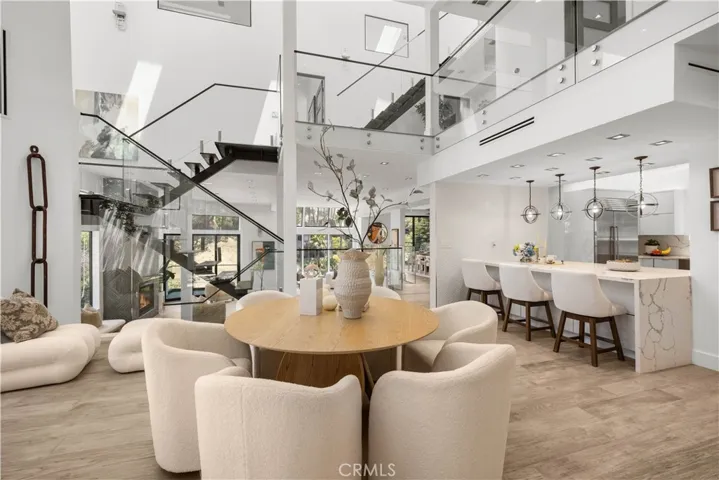 6358 La Rocha, Los Angeles, California 90068