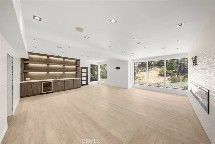 6358 La Rocha, Los Angeles, California 90068