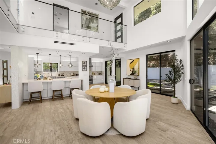 6358 La Rocha, Los Angeles, California 90068