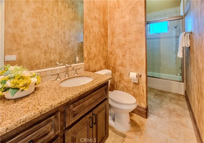 Main House Bedroom Bathroom