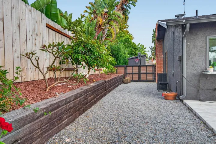 1726 28 Red Barn Road, Encinitas, California 92024