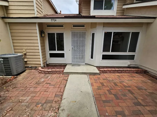 7704 Marbrook Way, Stanton, California 90680
