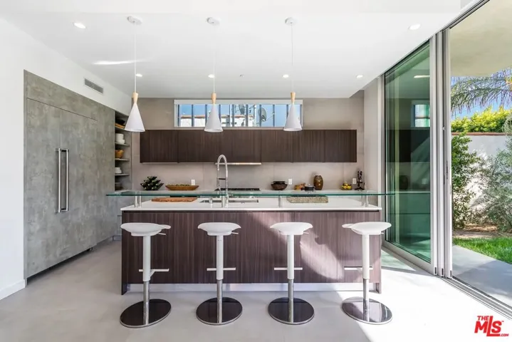 8932 Dorrington Avenue, Los Angeles, California 90048