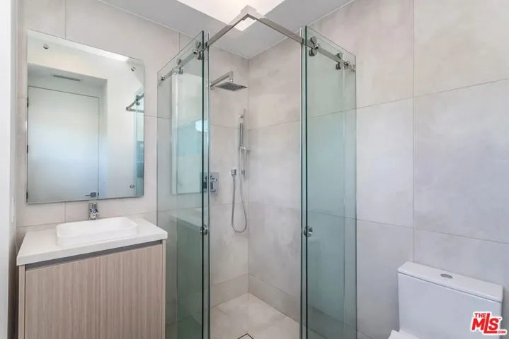 8932 Dorrington Avenue, Los Angeles, California 90048