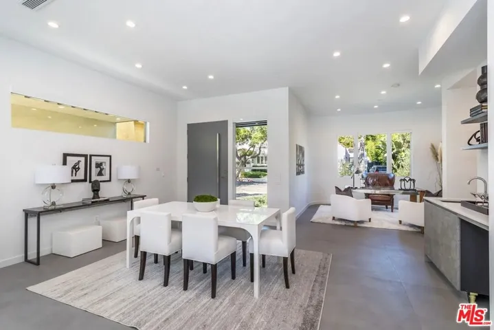 8932 Dorrington Avenue, Los Angeles, California 90048
