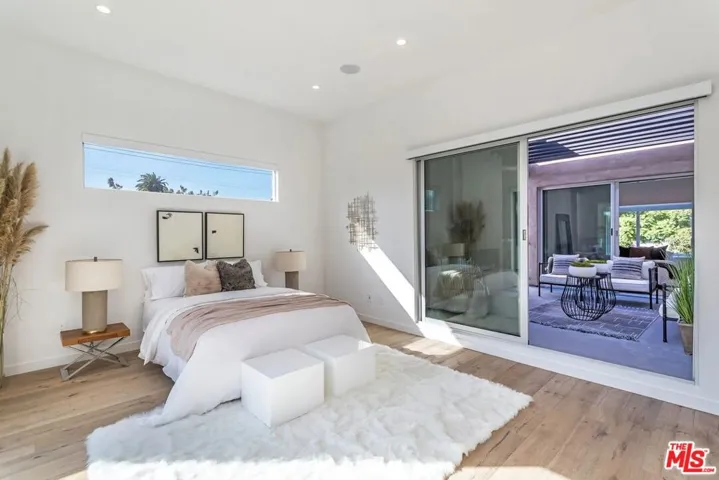 8932 Dorrington Avenue, Los Angeles, California 90048