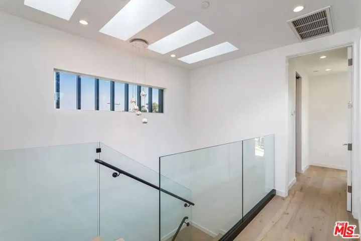 8932 Dorrington Avenue, Los Angeles, California 90048
