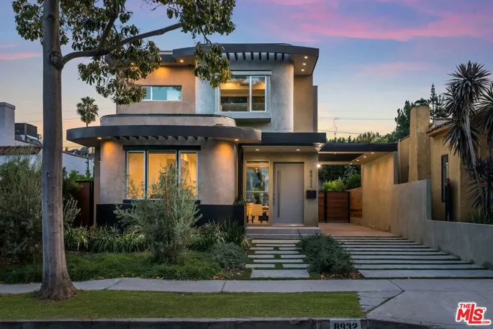 8932 Dorrington Avenue, Los Angeles, California 90048