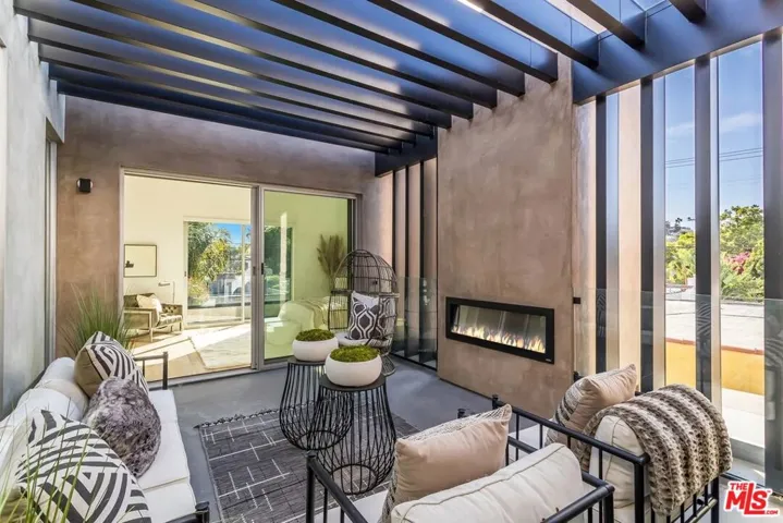 8932 Dorrington Avenue, Los Angeles, California 90048