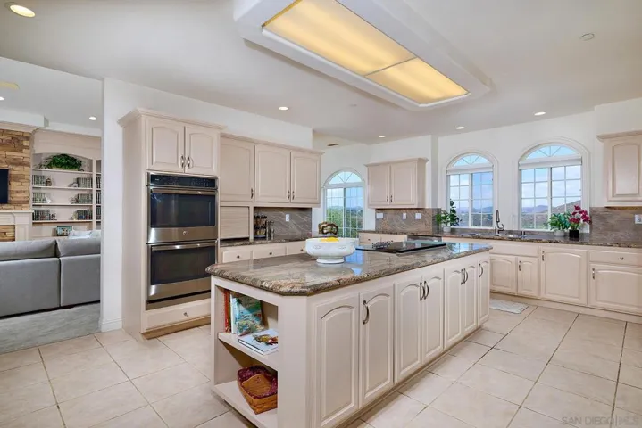 18151 Old Coach Rd, Poway, California 92064