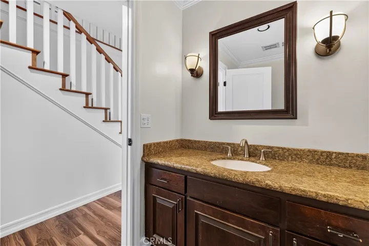 5943 Salamea Avenue, Woodland Hills, California 91367