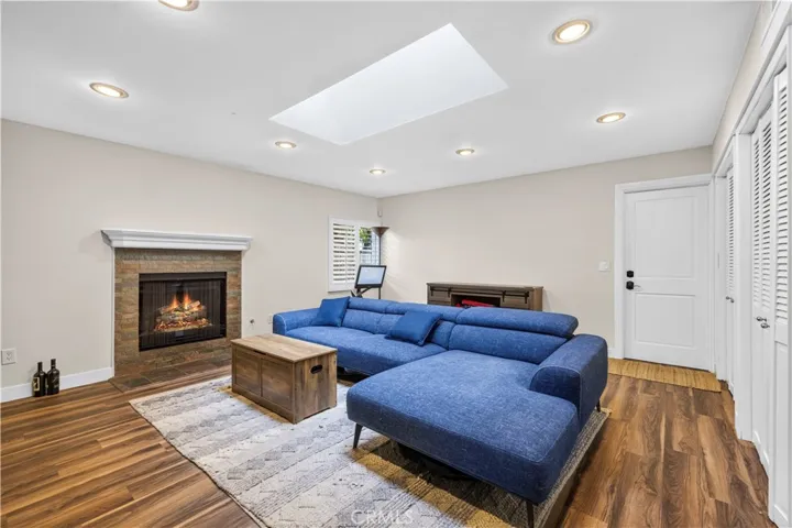 5943 Salamea Avenue, Woodland Hills, California 91367