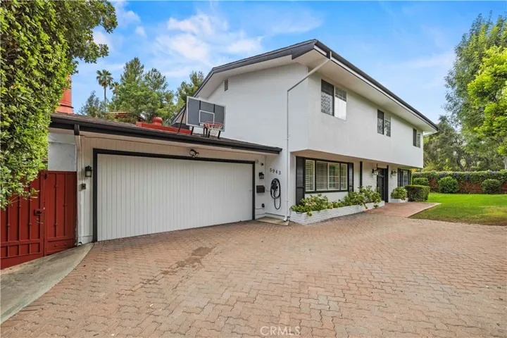 5943 Salamea Avenue, Woodland Hills, California 91367