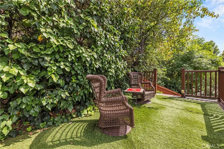 5943 Salamea Avenue, Woodland Hills, California 91367