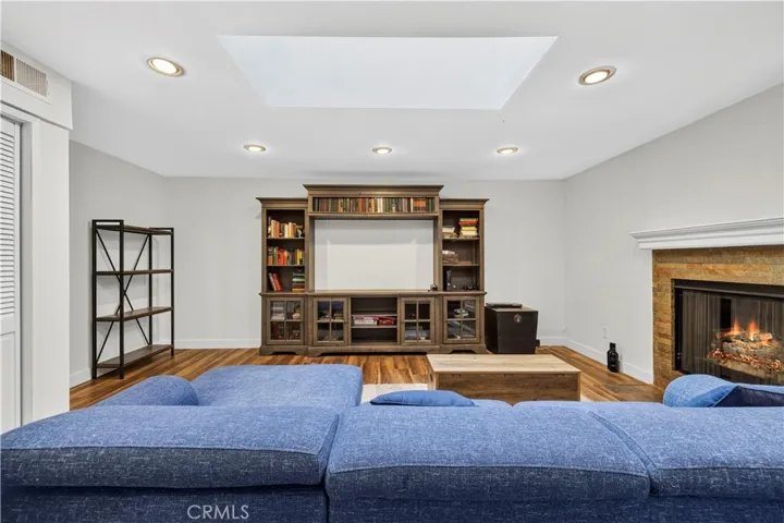5943 Salamea Avenue, Woodland Hills, California 91367