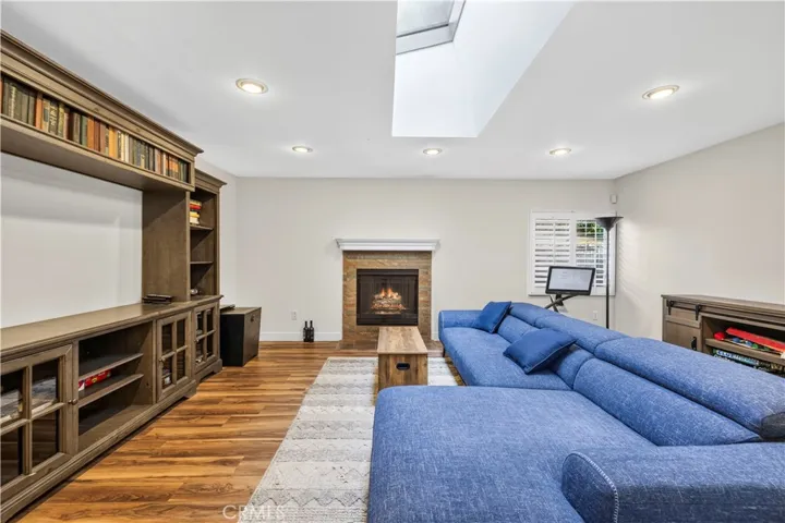 5943 Salamea Avenue, Woodland Hills, California 91367