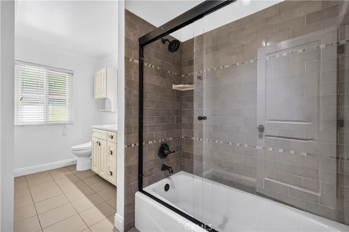 5943 Salamea Avenue, Woodland Hills, California 91367