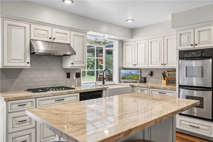 5943 Salamea Avenue, Woodland Hills, California 91367