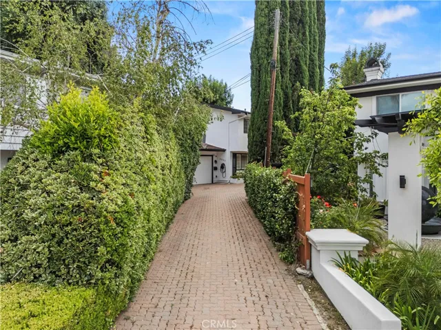 5943 Salamea Avenue, Woodland Hills, California 91367