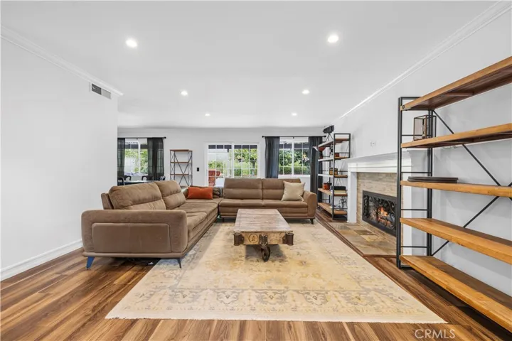 5943 Salamea Avenue, Woodland Hills, California 91367