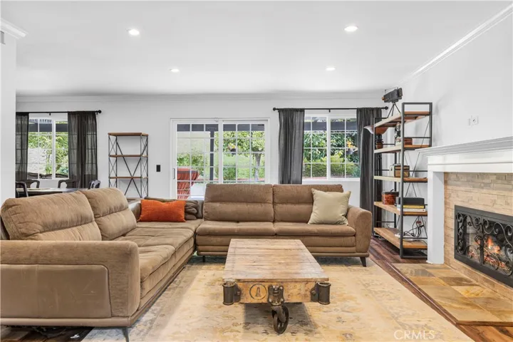 5943 Salamea Avenue, Woodland Hills, California 91367