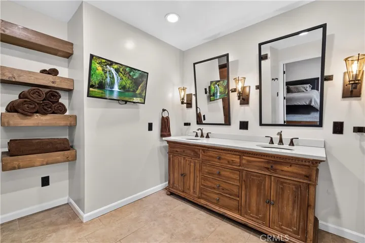 5943 Salamea Avenue, Woodland Hills, California 91367