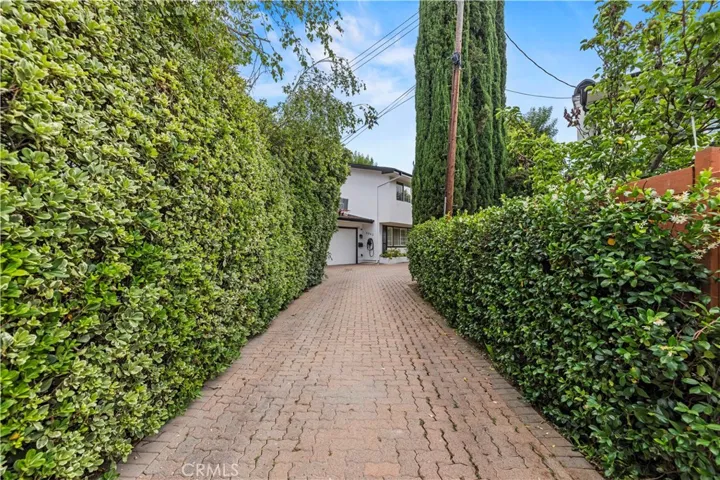 5943 Salamea Avenue, Woodland Hills, California 91367