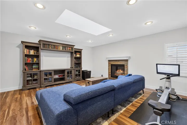 5943 Salamea Avenue, Woodland Hills, California 91367