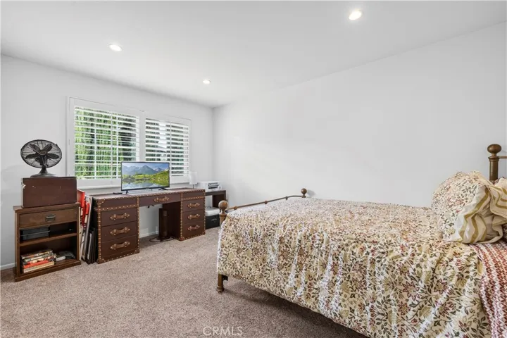 5943 Salamea Avenue, Woodland Hills, California 91367