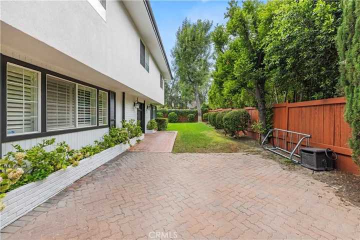 5943 Salamea Avenue, Woodland Hills, California 91367