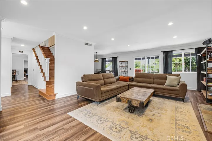 5943 Salamea Avenue, Woodland Hills, California 91367