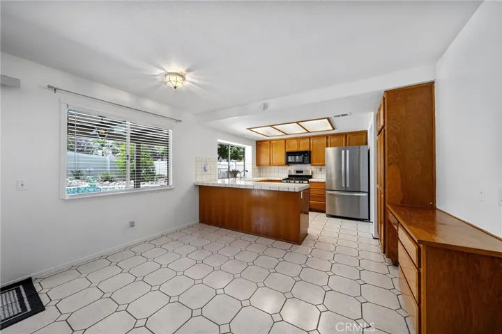 956 Hedges, Corona, California 92878