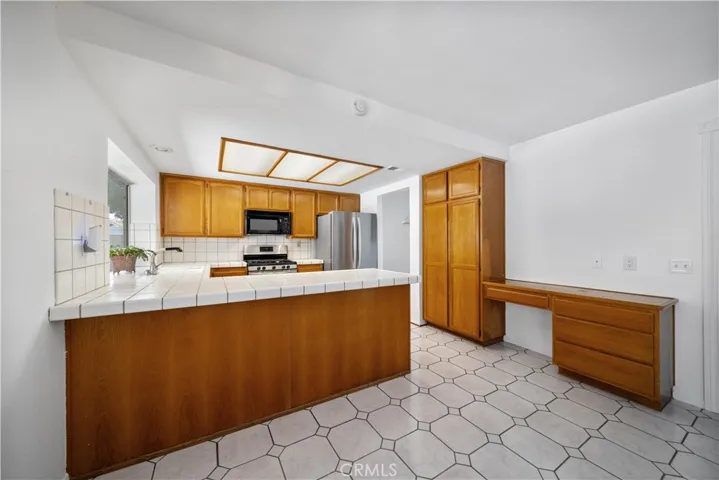 956 Hedges, Corona, California 92878