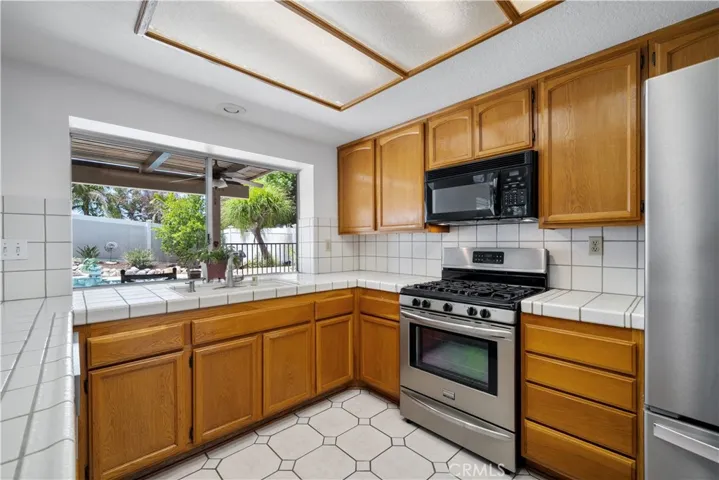 956 Hedges, Corona, California 92878
