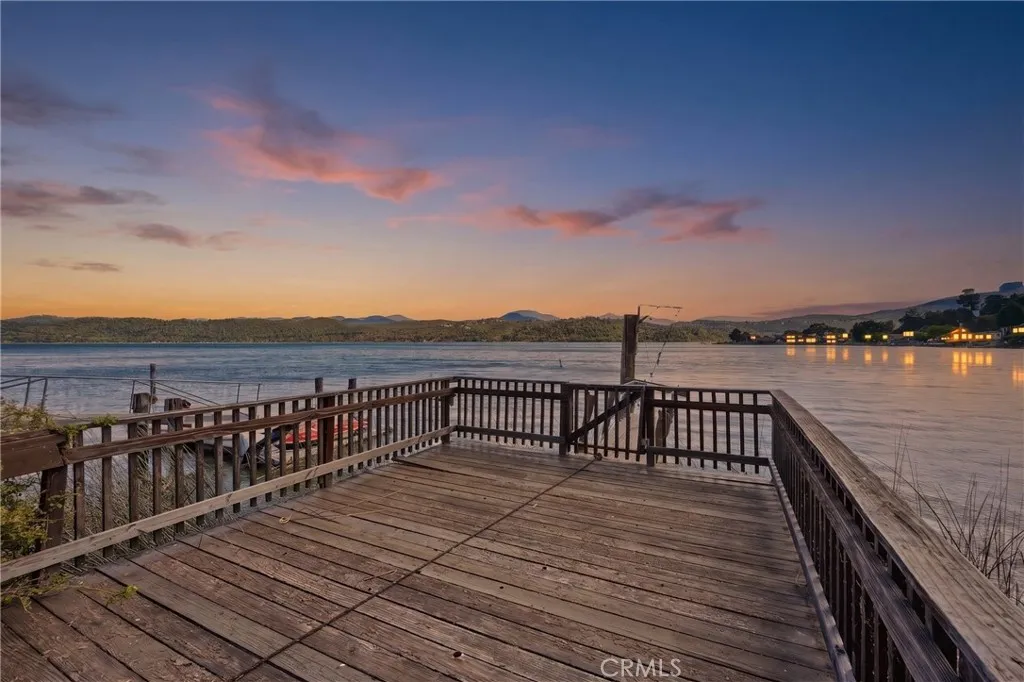 3985 Oakmont Dr