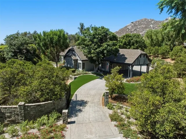 2445 Rolling Ridge Road, Riverside, California 92506