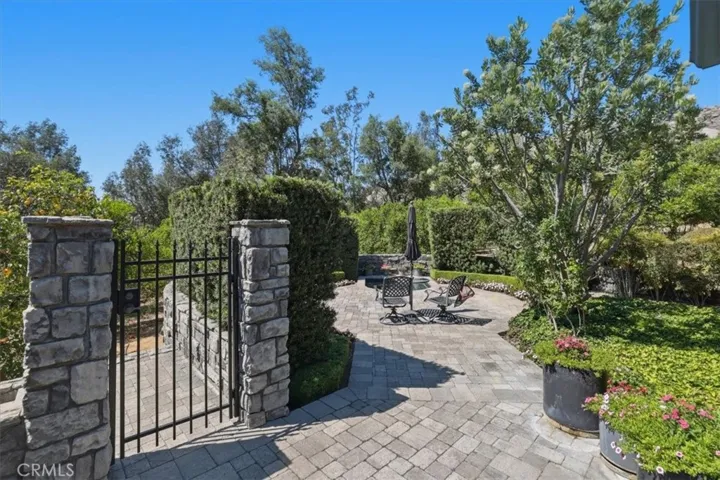 2445 Rolling Ridge Road, Riverside, California 92506