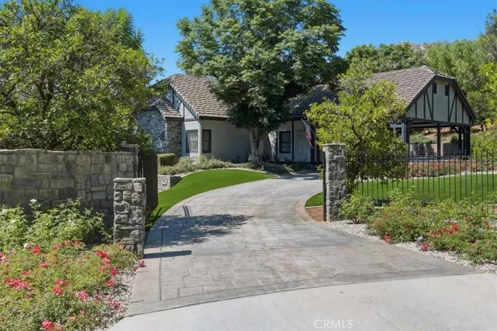 2445 Rolling Ridge Road, Riverside, California 92506
