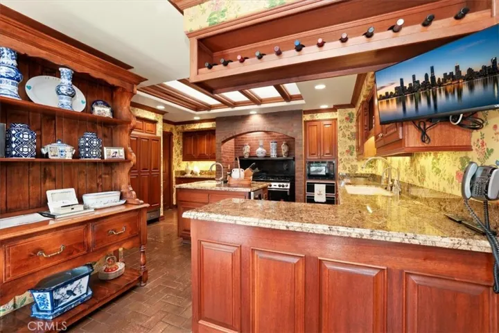 2445 Rolling Ridge Road, Riverside, California 92506