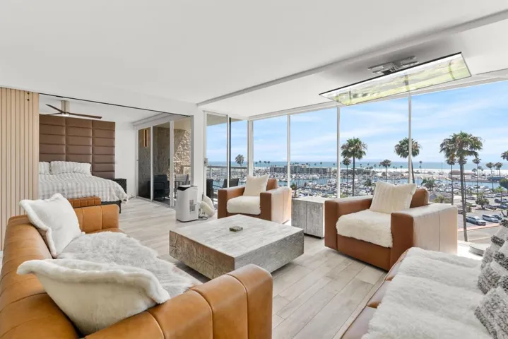1200 Harbor Drive N 4b, Oceanside, California 92054