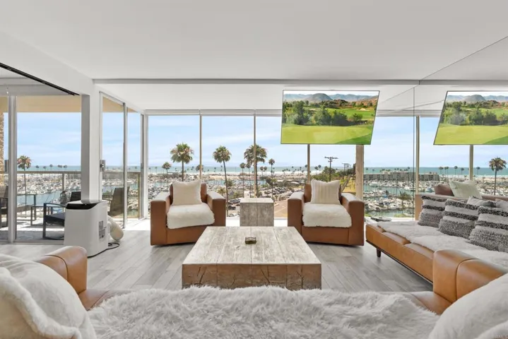 1200 Harbor Drive N 4b, Oceanside, California 92054