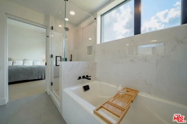 6208 Tapia Drive A, Malibu, California 90265
