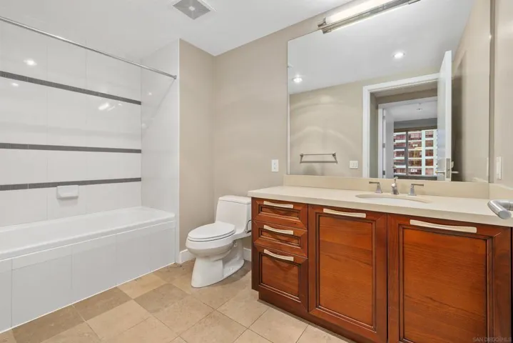 1325 Pacfiic Hwy. 2503, San Diego, California 92101