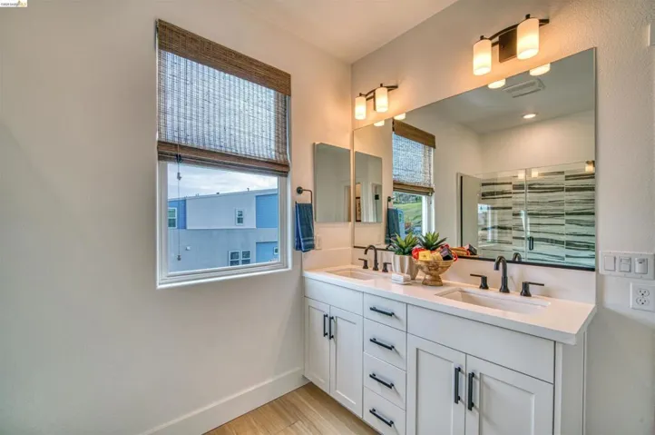 28929 Parkridge Loop 80, Hayward, California 94544
